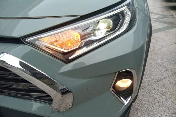 Used Toyota RAV4 2020 2.0L CVT Four-Wheel Drive Prestige Edition Left Front Headlight