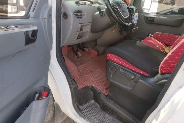 Used SAIC MAXUS Xintu V80 