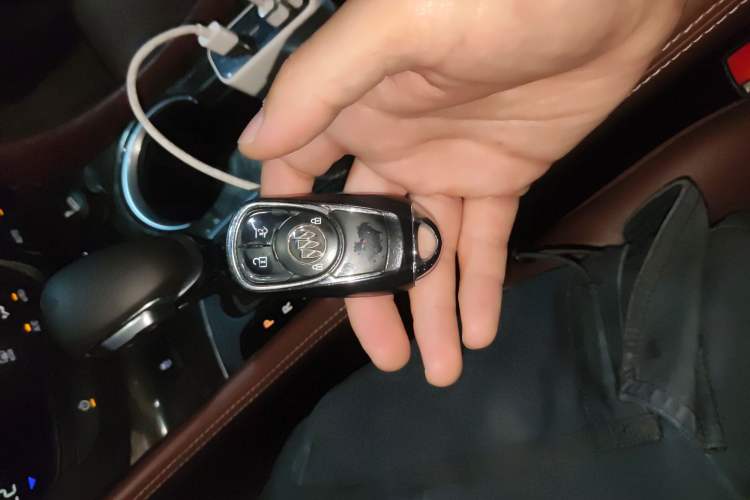 Used Buick Envision 2015 20T Four-Wheel Drive Luxury Model Vehicle Key