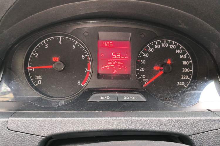 Used Volkswagen Santana 2015 1.4L Manual Fashion Edition