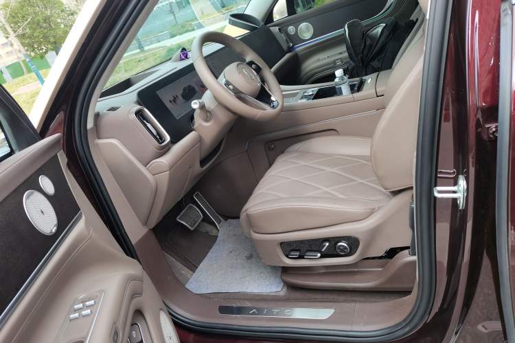 Used Hima AITO M9 2025 Extended-Range Ultra Version 52 kWh 5-Seater Edition
