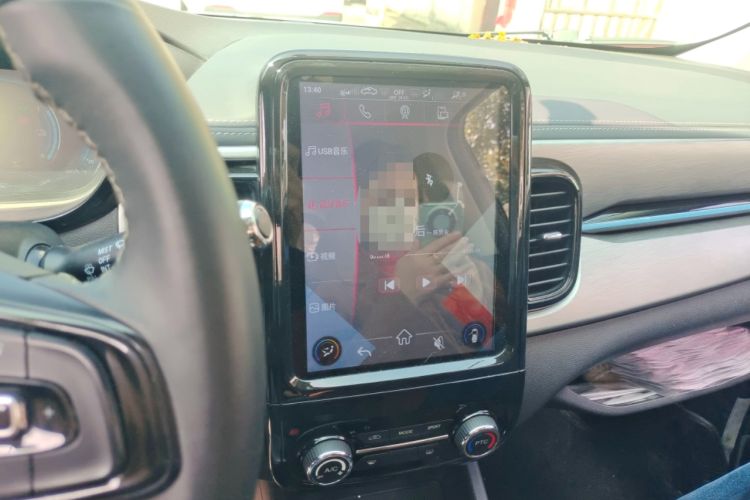 Used Chery QQ Little Ant 2022 Sweet Pink Edition Half-Sugar Version Lithium Iron Phosphate 29.2 kWh 30 kW 301 km