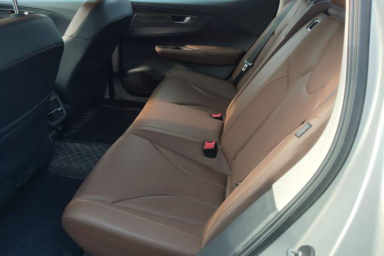 Used Hongqi E-QM5 2022 431 km Charge & Enjoy Edition
