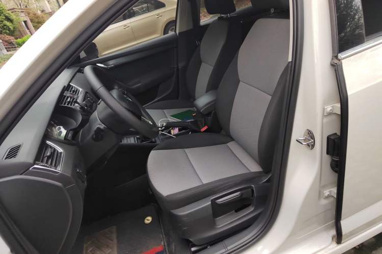 Used Skoda Octavia 2017 Classic Model 1.6L Manual Comfort Edition Left Front Seat