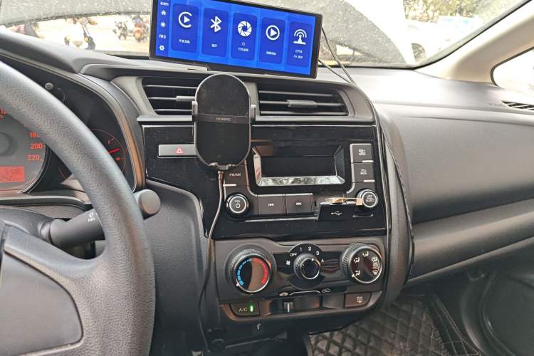 Used Honda Fit 2018 1.5L CVT Comfort Version Audio And AC Panel