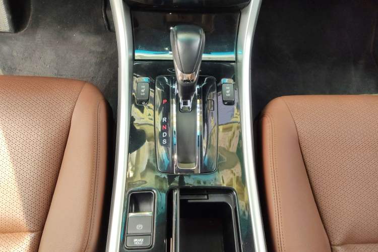 Used Honda Accord 2016 2.4L Luxury Edition Gear Lever