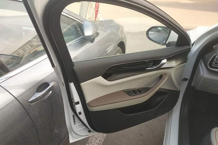 Used BYD Qin PLUS 2023 Champion Edition DM-i 120KM Excellence Model