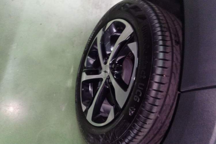 Used Chevrolet Seeker 2022 1.5T CVT RS Bee Wave Edition Right Rear Wheel Hub