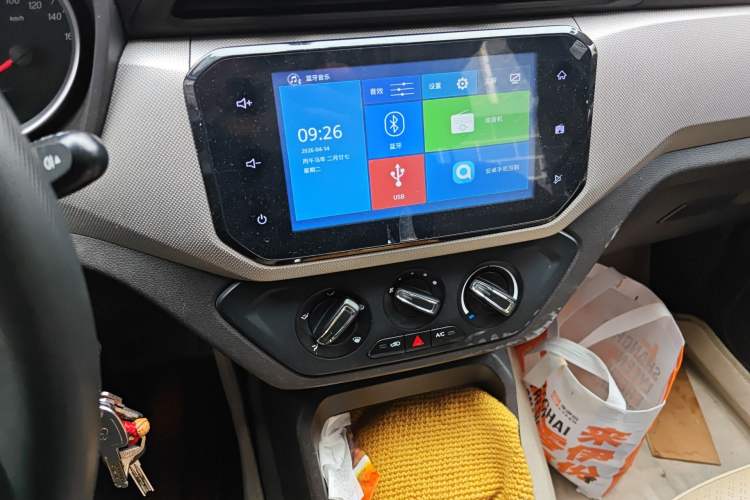 Used Wuling Hongguang 2019 1.5L S Comfort Edition China VI LAR Audio And AC Panel