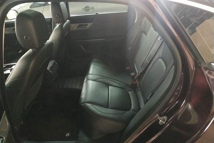 Used Jaguar XFL 2019 XFL 2.0T 200PS Two-Wheel-Drive Luxury Edition
