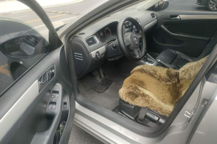 Used Volkswagen Sagitar 2012 1.6L Automatic Fashion Edition