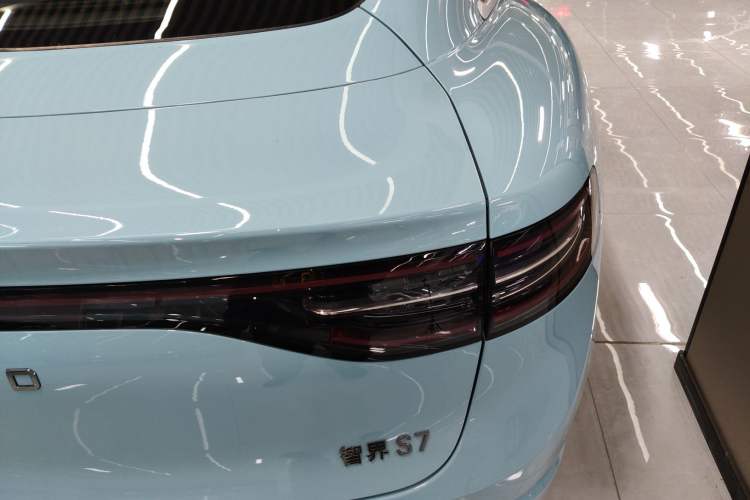 Used Hima Luxeed S7 2025 785 km Ultra