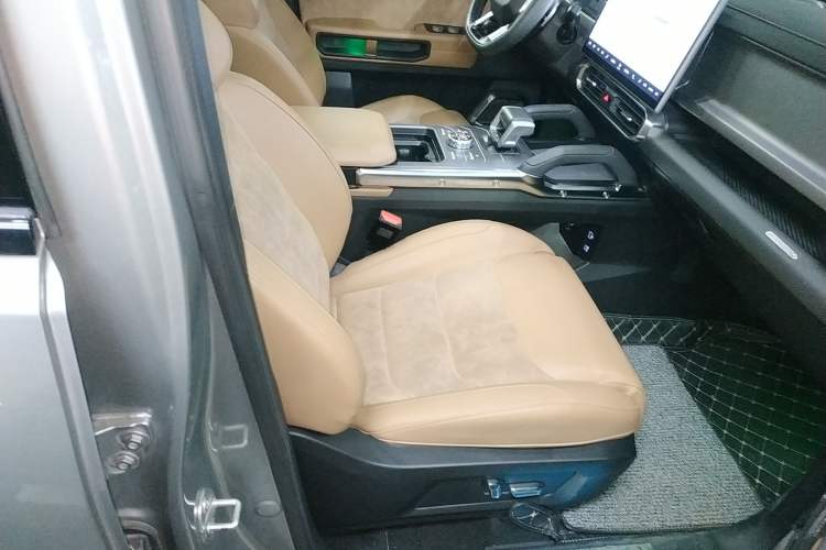 Used JETOUR Traveler 2023 2.0T All-Wheel Drive CrossPRO+