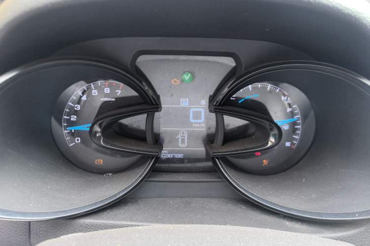 Used Dongfeng Aeolus AX7 2015 2.0L Automatic Zhiyi Trim
