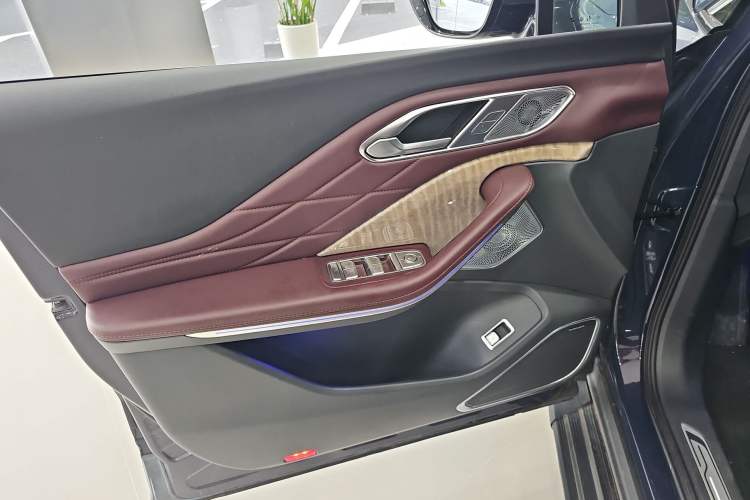 Used Hongqi HS7 2023 2.0T Automatic All-Wheel-Drive Flagship Edition Six Seats