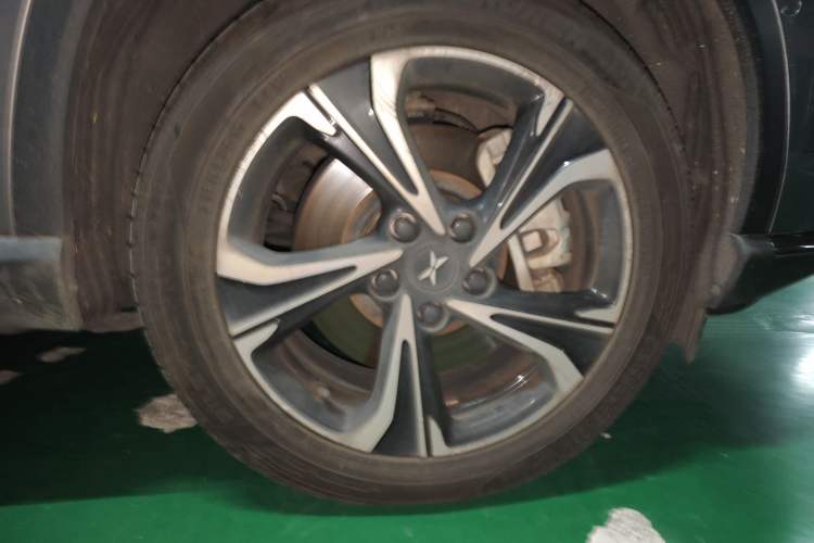 Used XPeng G3 2020 520i Luxury Edition Right Front Wheel Hub