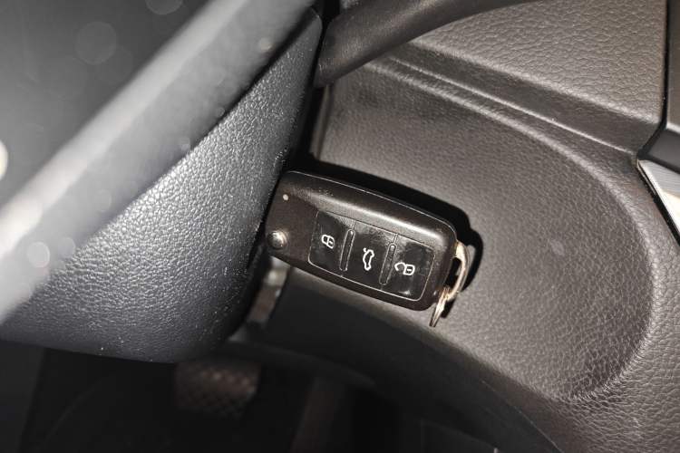 Used Volkswagen Sharan 2016 380TSI Clear Blue Limited Edition
