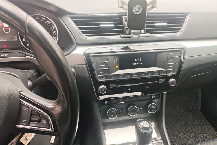 Used Skoda Superb 2016 TSI330 DSG Innovation Edition
