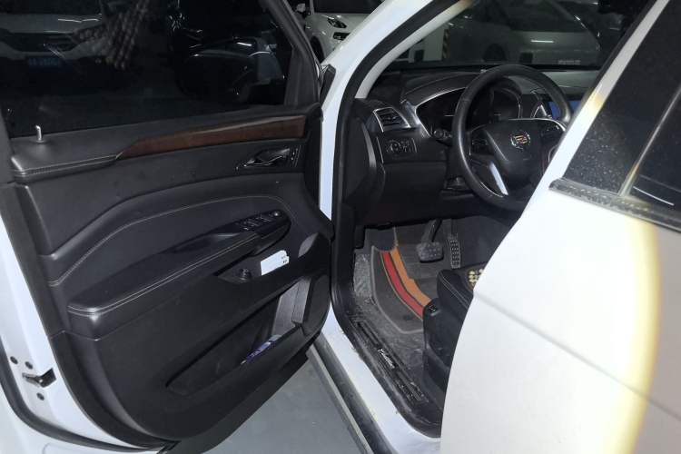 Used Cadillac SRX 2015 3.0L Elite Model
