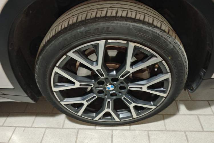 Used BMW X1 2021 xDrive25Li Luxury Model Right Front Wheel Hub