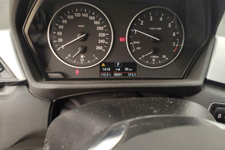 Used BMW X1 2016 sDrive18Li Premium Edition Odometer Close Up