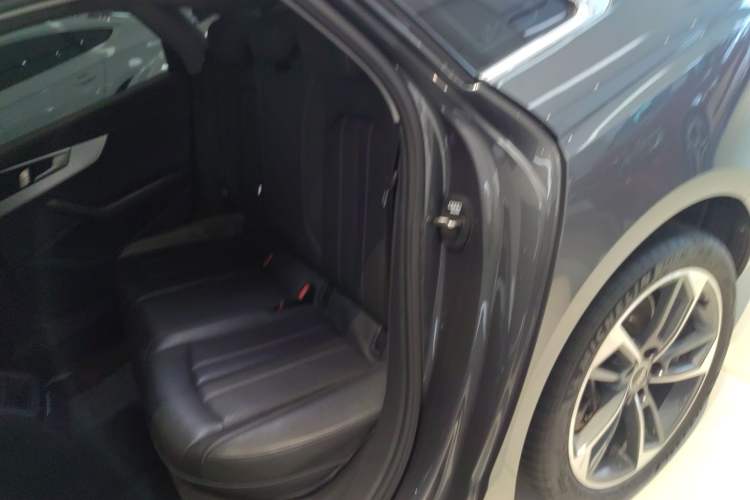 Used Audi A4L 2024 40 TFSI Fashion Dynamic Model
