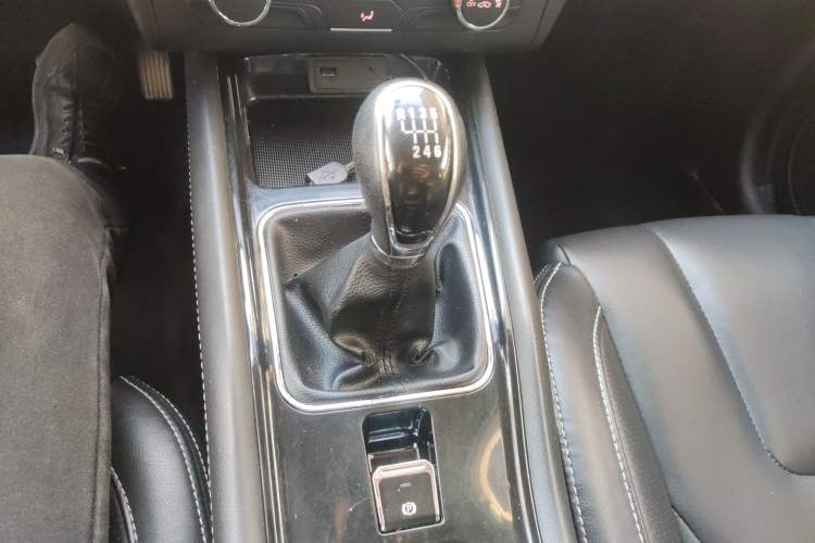 Used Dongfeng Fengon 580 2017 1.5T Manual Luxury Model