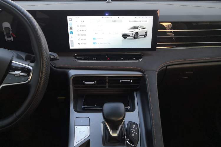 Used Roewe D5X DMH 2024 135 Tech Edition