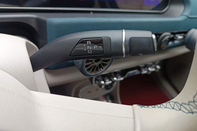 Used ORA Good Cat 2023 401 km Standard Range Luxury Version Lithium Iron Phosphate Gear Lever