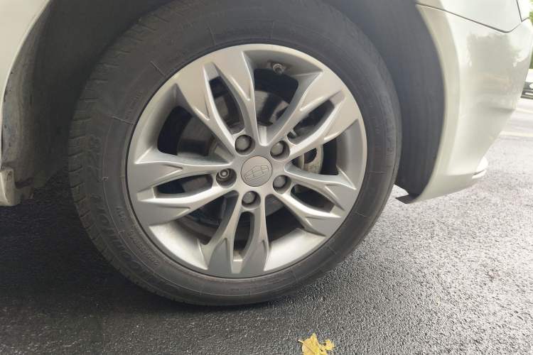 Used Geely Auto Emgrand 2016 Sedan 1.5L Manual Upward Edition Right Front Wheel Hub
