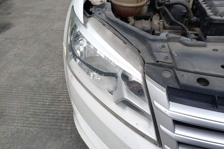 Used Volkswagen Santana 2015 1.4L Manual Fashion Edition Right Front Headlight