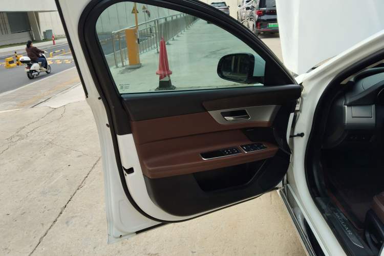 Used Jaguar XFL 2017 XFL 2.0T 240PS Luxury Edition