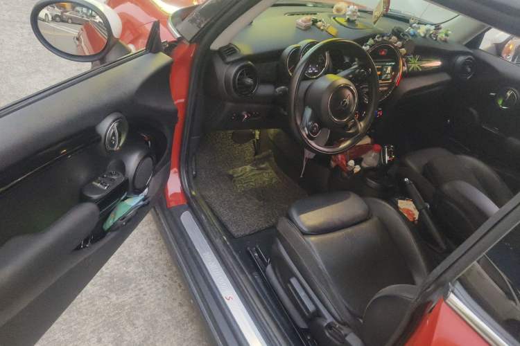 Used MINI 2018 2.0T COOPER S Classic Edition
