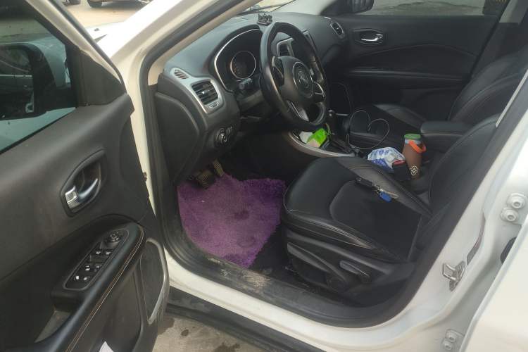 Used Jeep Compass 2017 200T Automatic Family Edition
