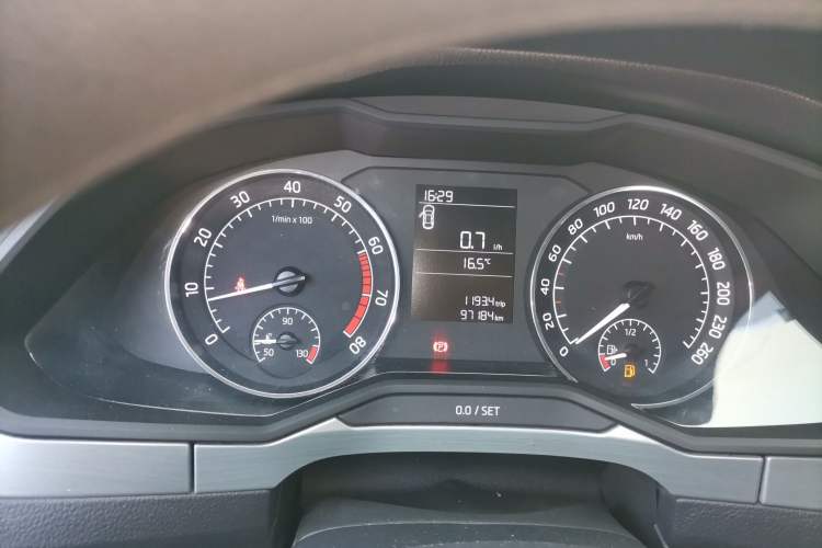 Used Skoda Superb 2016 TSI280 Manual Front-Drive Version
