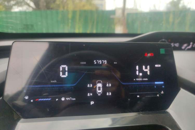 Used CHANGAN OSHAN Z6 2022 Blue Whale 1.5T DCT Luxury Model
