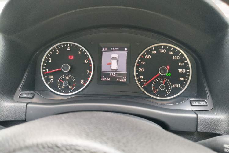 Used Volkswagen Tiguan 2013 1.8 TSI Automatic All-Wheel Drive Luxury Model Instrument Cluster