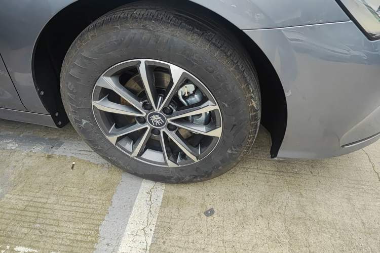 Used BYD Qin PLUS 2023 Champion Edition DM-i 55KM Leading Model Right Front Wheel Hub