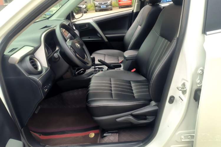 Used Toyota RAV4 2019 2.0L CVT Two-Wheel Drive Pioneer Edition China V Standard
