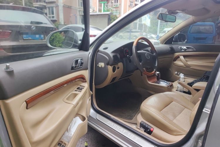 Used Volkswagen Passat 2005 1.8T Automatic Deluxe Plus Version Driver Seat