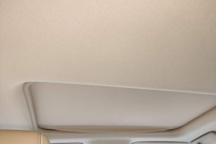 Used Buick GL8 2023 Facelifted Land Cruiser Executive Luxury Version Headliner