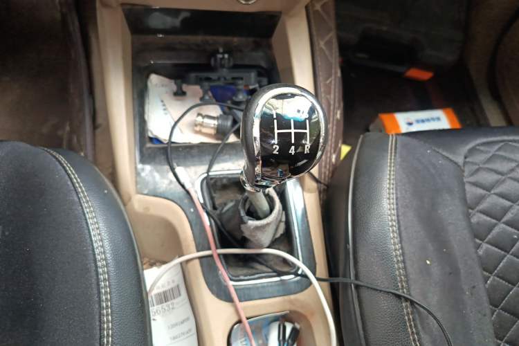 Used Wuling Hongguang 2016 1.5L S1 Deluxe Model China V-standard Gear Lever