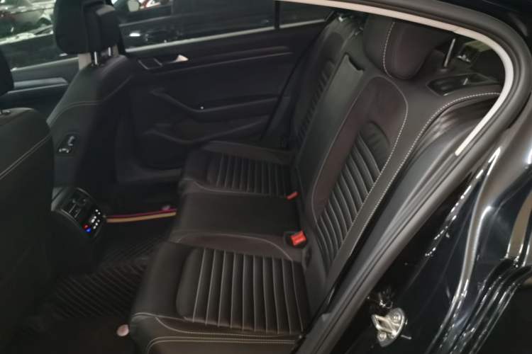 Used Volkswagen Magotan 2020 330TSI DSG Leading Model Left Rear Seat