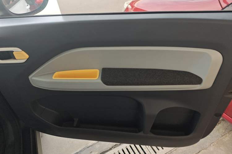 Used Chery QQ Ice Cream 2022 170km Sundae Phosphate Lithium-Ion