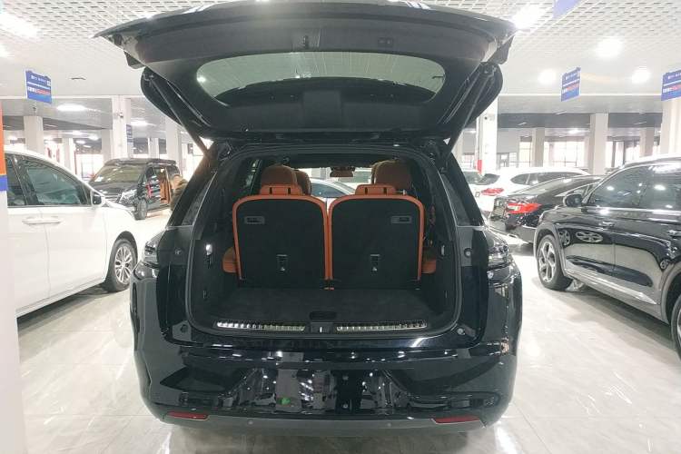 Used Li Auto L8 2023 Pro Model
