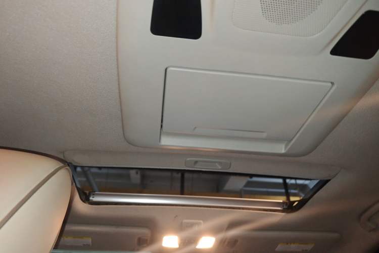 Used Nissan Quest 2015 3.5L SL Headliner