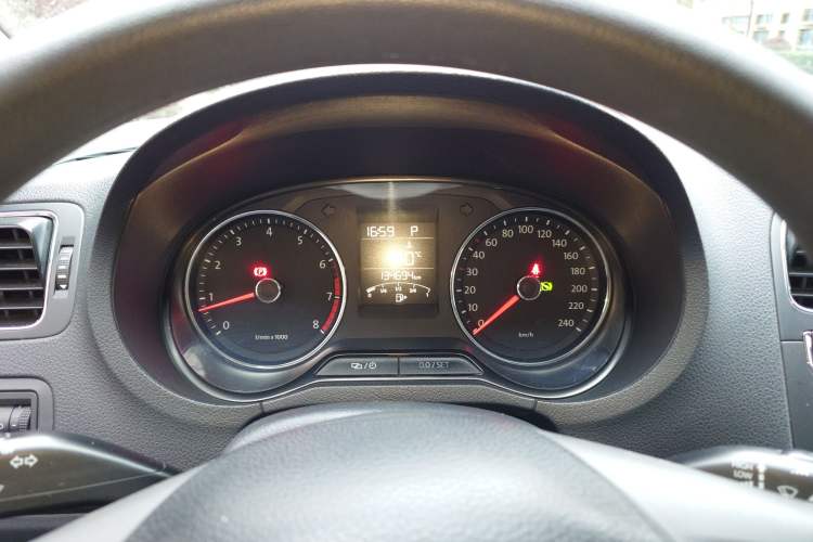 Used Volkswagen Polo 2014 1.6L Automatic Comfort Edition
