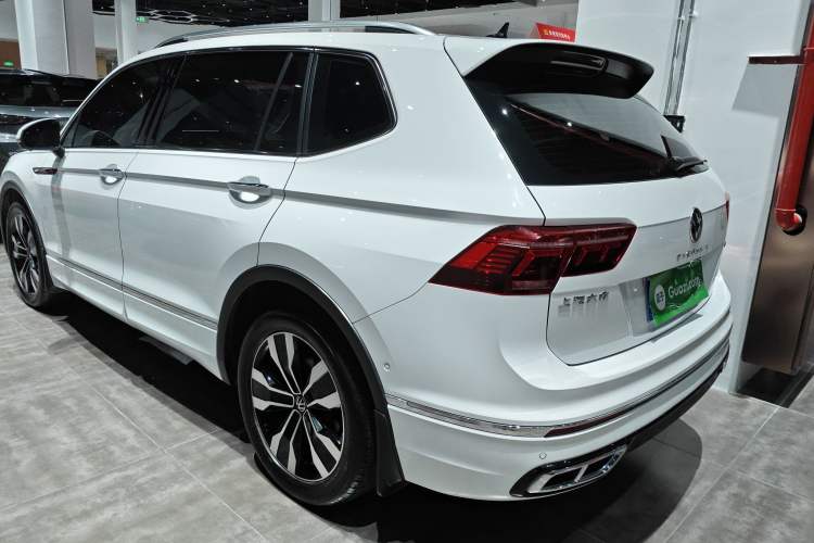 Used Volkswagen Tiguan L 2024 330TSI Automatic Two-Wheel Drive R-Line Enhanced Edition
