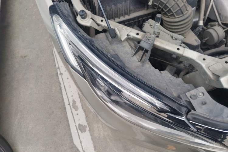 Used Buick GL8 2018 ES 28T Comfort Model China VI Standard Right Front Headlight