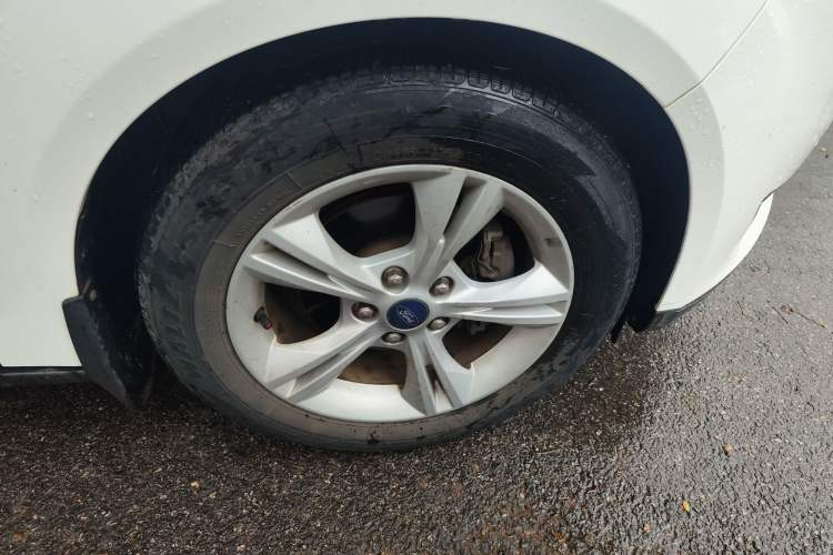 Used Ford Focus 2017 Sedan 1.6L Manual Comfort Plus SmartDrive Edition
